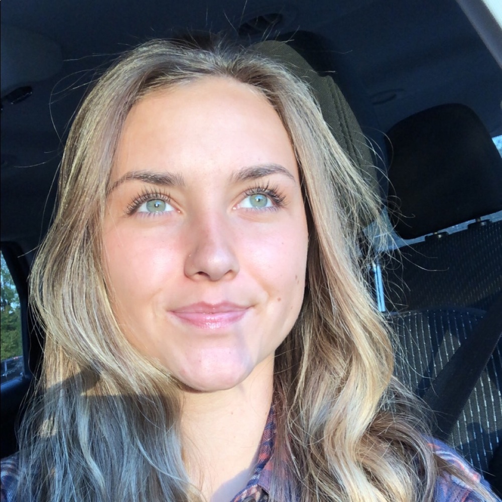 Meet your Posher, Lexie